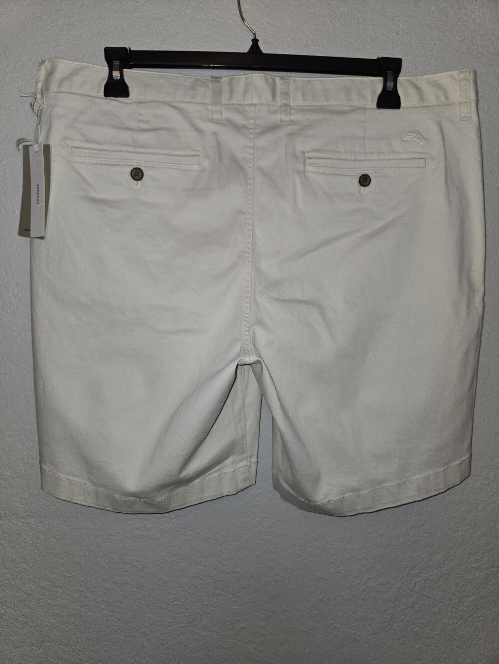 Tommy Bahama Men's Flat-Front Shorts in Light Khaki, Size 40 - Picture 3 of 5